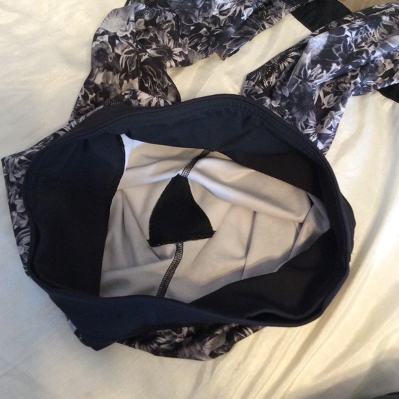 Lululemon run inspire II cropped b&w floral athletic exercise leggings size 4 - Picture 9 of 11